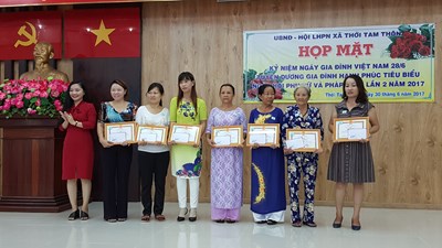 Hội Liên hiệp phụ nữ xã Thới Tam Thôn tổ chức
Họp mặt Ngày Gia đình Việt Nam

