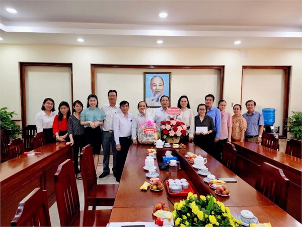 Thường trực Huyện ủy - HĐND - UBND huyện Hóc Môn chúc mừng Ngày Báo chí cách mạng Việt Nam