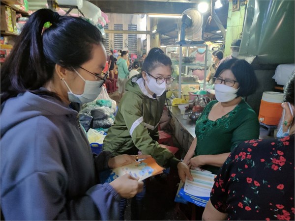 Lễ ra quân tổng vệ sinh môi trường, 
triệt nơi sinh sản của muỗi truyền bệnh sốt xuất huyết 
trên địa bàn huyện Hóc Môn
