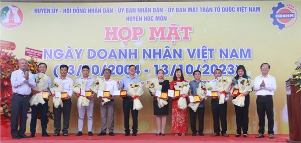 Họp mặt Ngày Doanh nhân Việt Nam