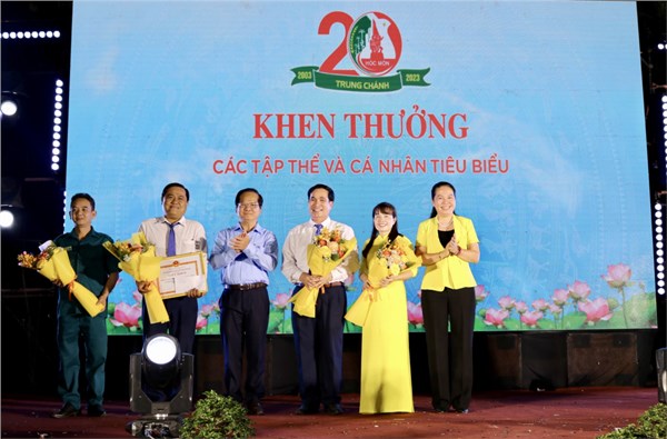 Kỷ niệm 20 năm thành lập Đảng bộ xã Trung Chánh