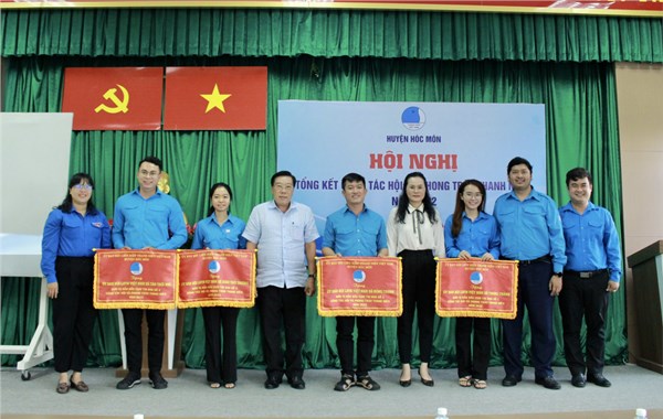 Đồng hành giúp sức cho thanh niên