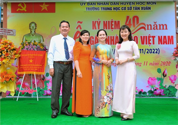 GƯƠNG BÍ THƯ CHI BỘ TIÊU BIỂU NĂM 2022: Cô Nguyễn Đoàn Thiên Lý - Cán bộ quản lý tận tụy, nhiệt tâm với công việc