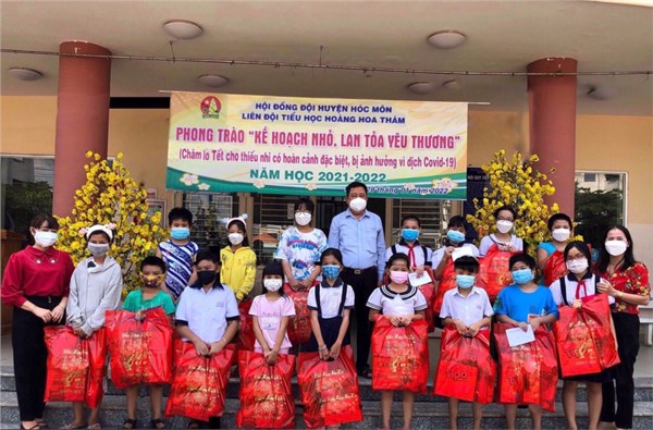 Tạo sự lan tỏa các gương điển hình tiên tiến, mô hình hay, cách làm hiệu quả, sáng tạo trong học tập và làm theo tư tưởng, đạo đức, phong cách của Bác Hồ: Chi bộ trường tiểu học Hoàng Hoa Thám