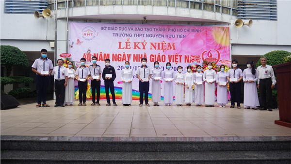 CHUYÊN MỤC GƯƠNG ĐIỂN HÌNH: 
Dân vận khéo để học sinh không bỏ học vì khó khăn - Chi bộ trường THPT Nguyễn Hữu Tiến

