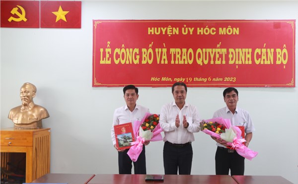 Lễ công bố và trao Quyết định cán bộ