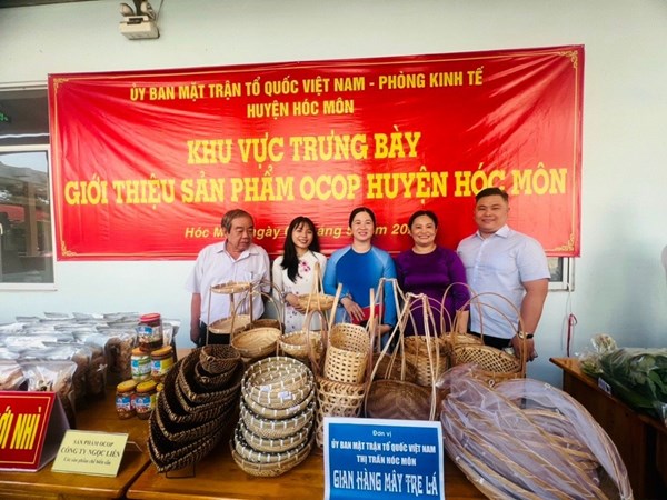 Thực hiện Chương trình mỗi xã một sản phẩm (OCOP) nhằm đưa các sản phẩm chất lượng cao đến tay người tiêu dùng