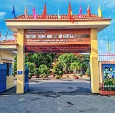 Quyết định công nhận Trường THCS Nguyễn An Khương, huyện Hóc Môn là trường thực hiện chương trình chất lượng cao Trường tiên tiến, hội nhập quốc tế 