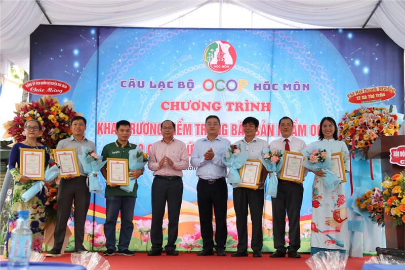 Khai trương điểm trưng bày sản phẩm