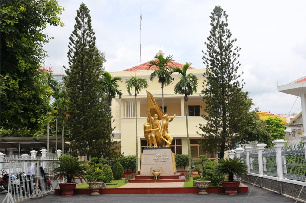 <a href="/gioi-thieu/y-nghia-lich-su-cua-cuoc-khoi-nghia-nam-ky-23111940-c244-12582.aspx">Ý nghĩa lịch sử của cuộc Khởi nghĩa Nam Kỳ (23/11/1940)</a>