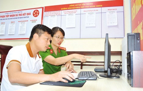 <a href="/gioi-thieu/35-thu-tuc-hanh-chinh-dich-vu-cong-truc-tuyen-bo-cong-an-phan-cap-tai-cong-an-c-c244-13976.aspx">35 thủ tục hành chính, dịch vụ công trực tuyến Bộ Công an phân cấp tại Công an cấp xã</a>
