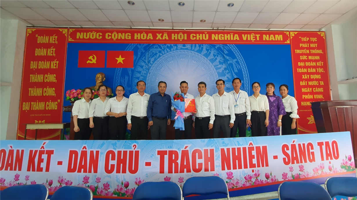 Lễ công bố và trao Quyết định cán bộ | CCT KV quận 12 - huyện Hóc Môn